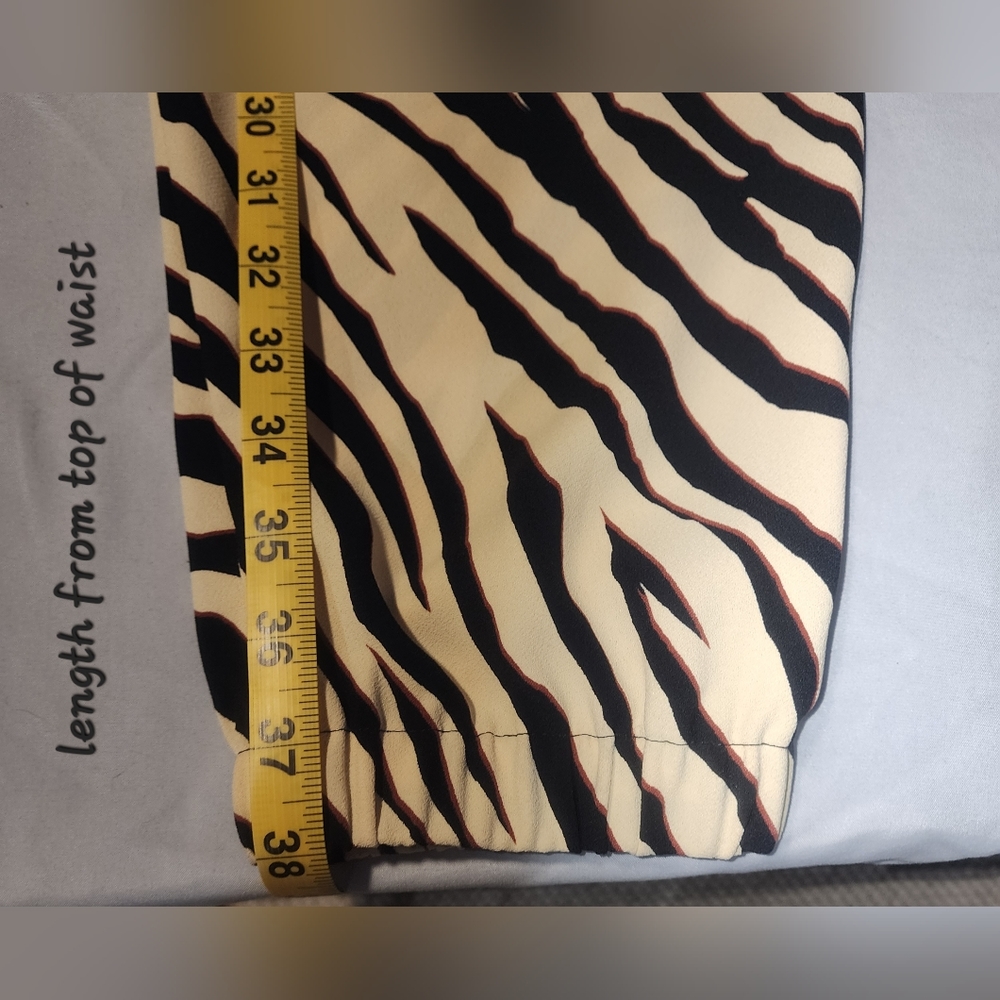 Express Black and Cream Zebra Print Cropped Pants - Picture 4 of 10